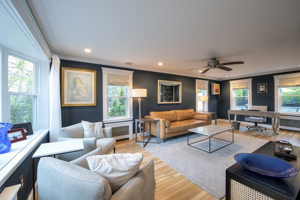 399 Lowell