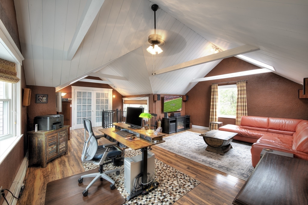 399 Lowell