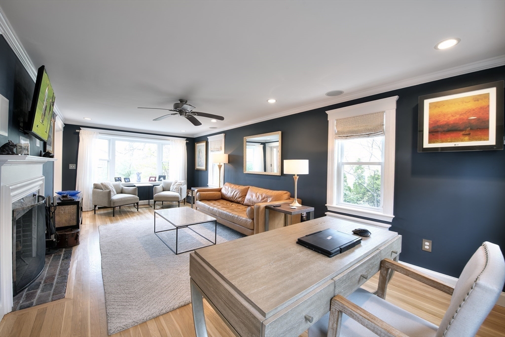 399 Lowell