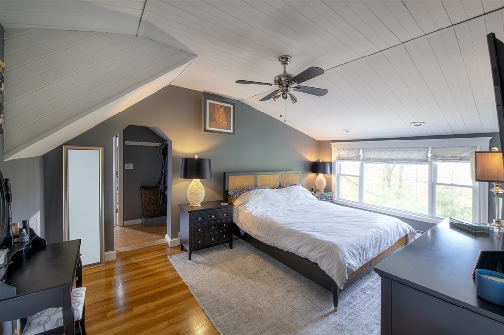 399 Lowell