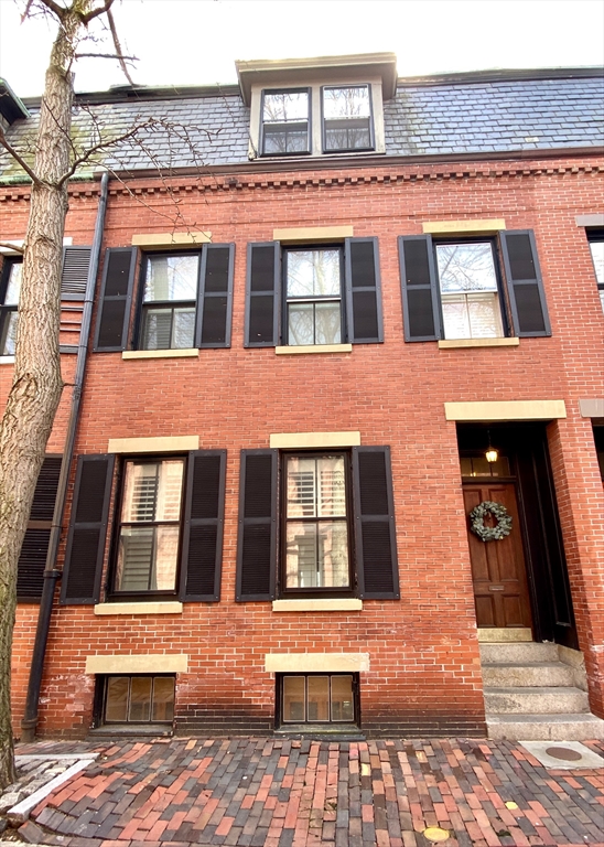 52 Gray St # 2
