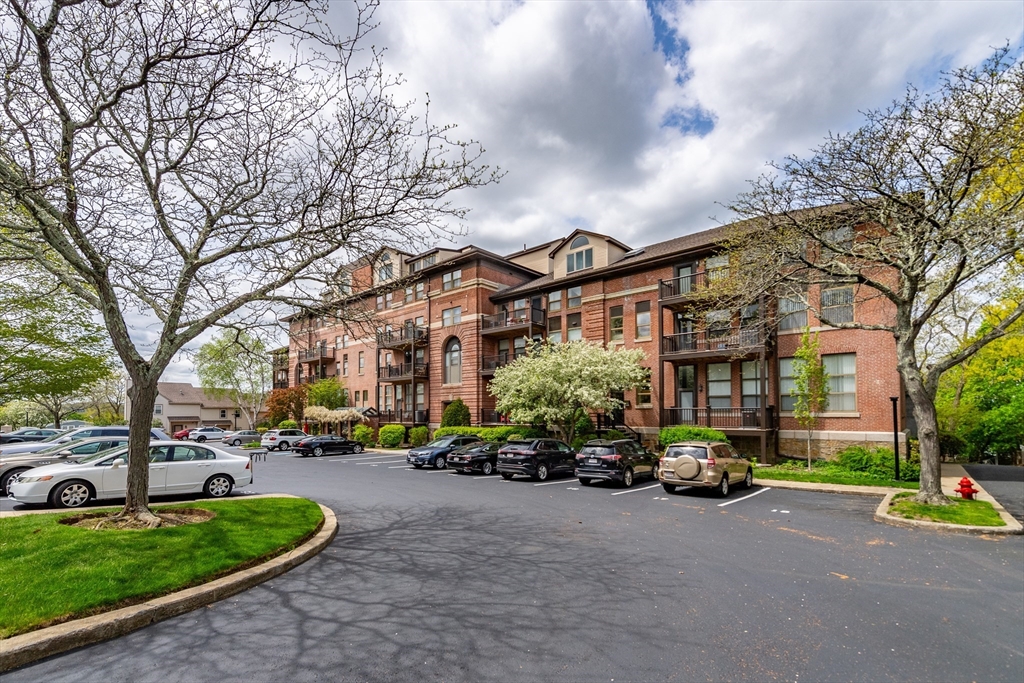 22 Abigail Ave # 210