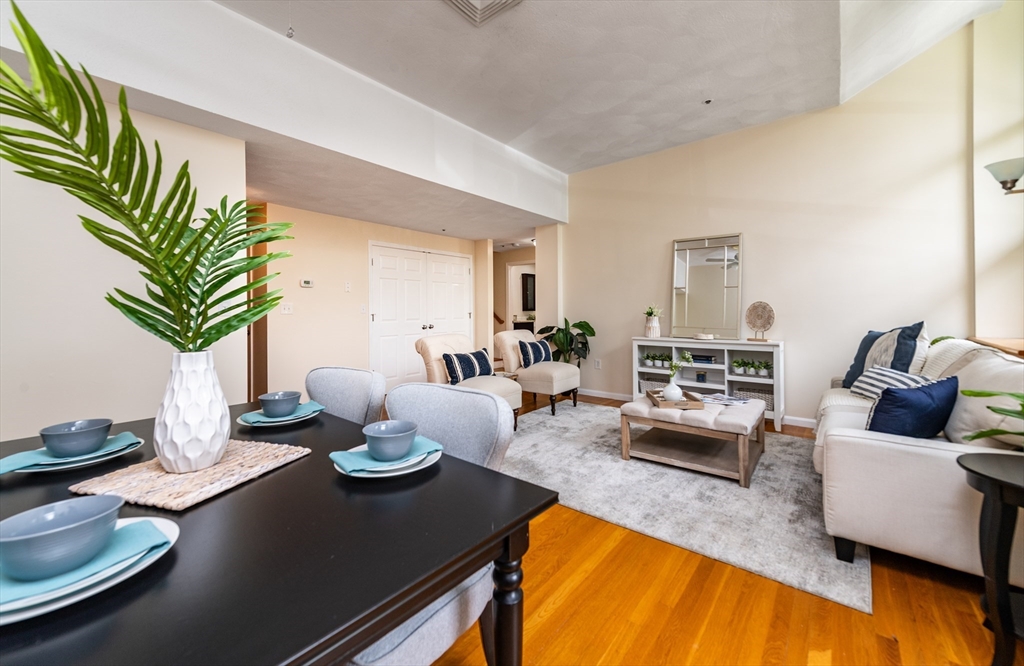 22 Abigail Ave # 210