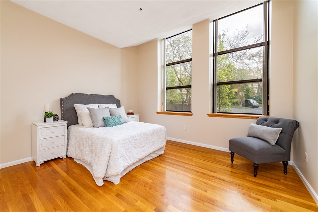 22 Abigail Ave # 210