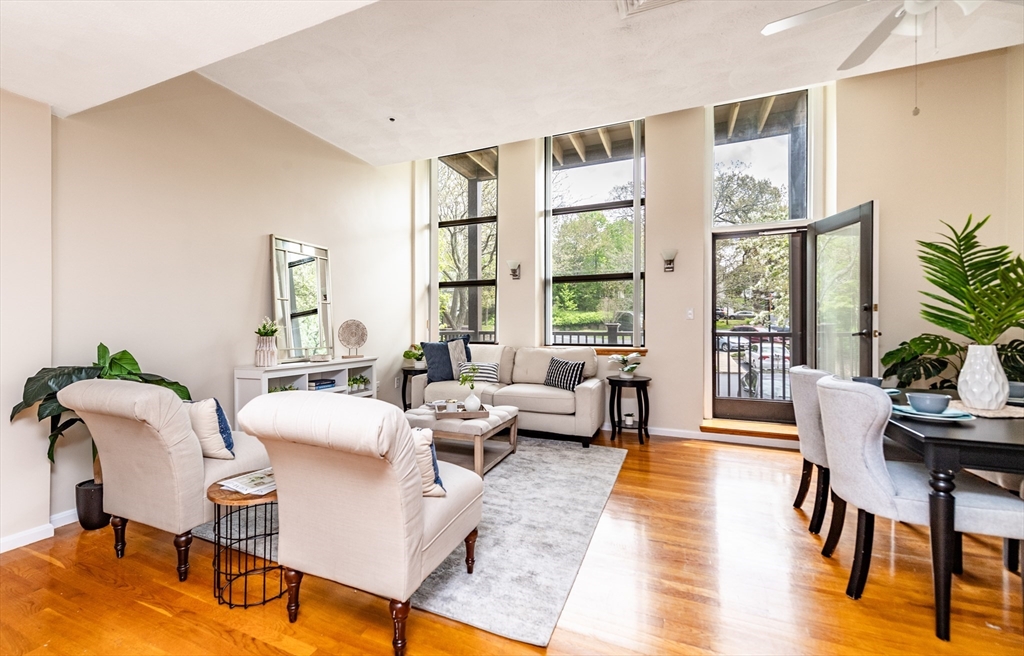 22 Abigail Ave # 210