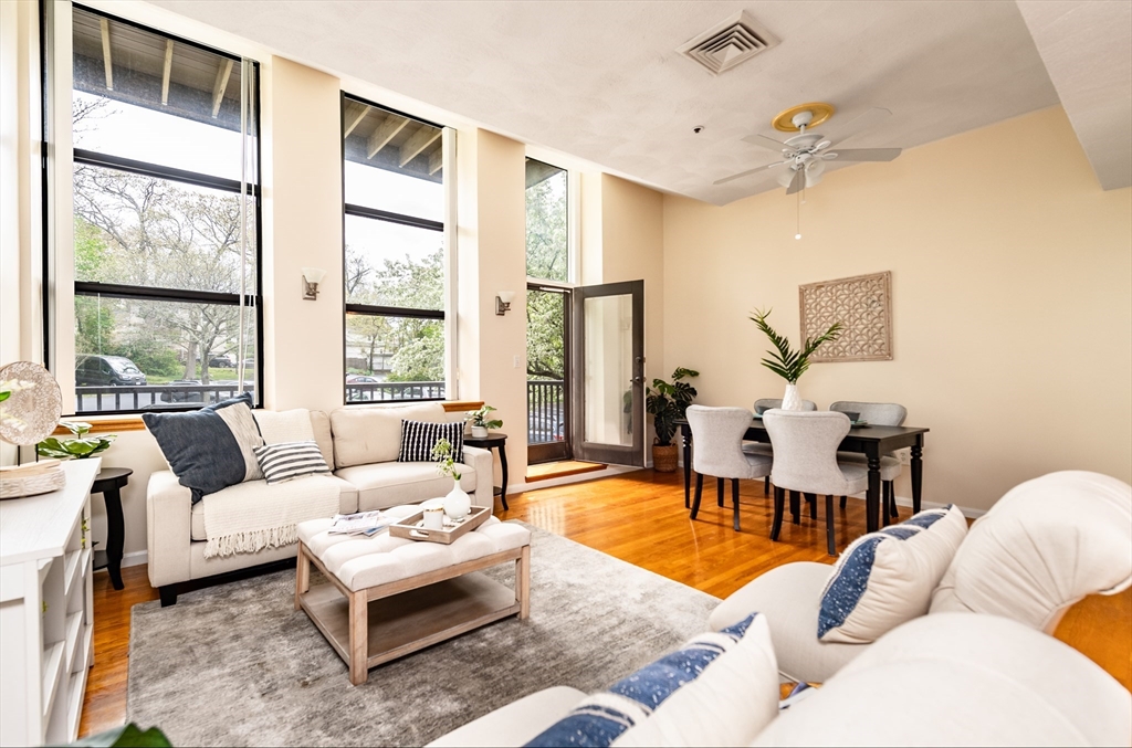22 Abigail Ave # 210