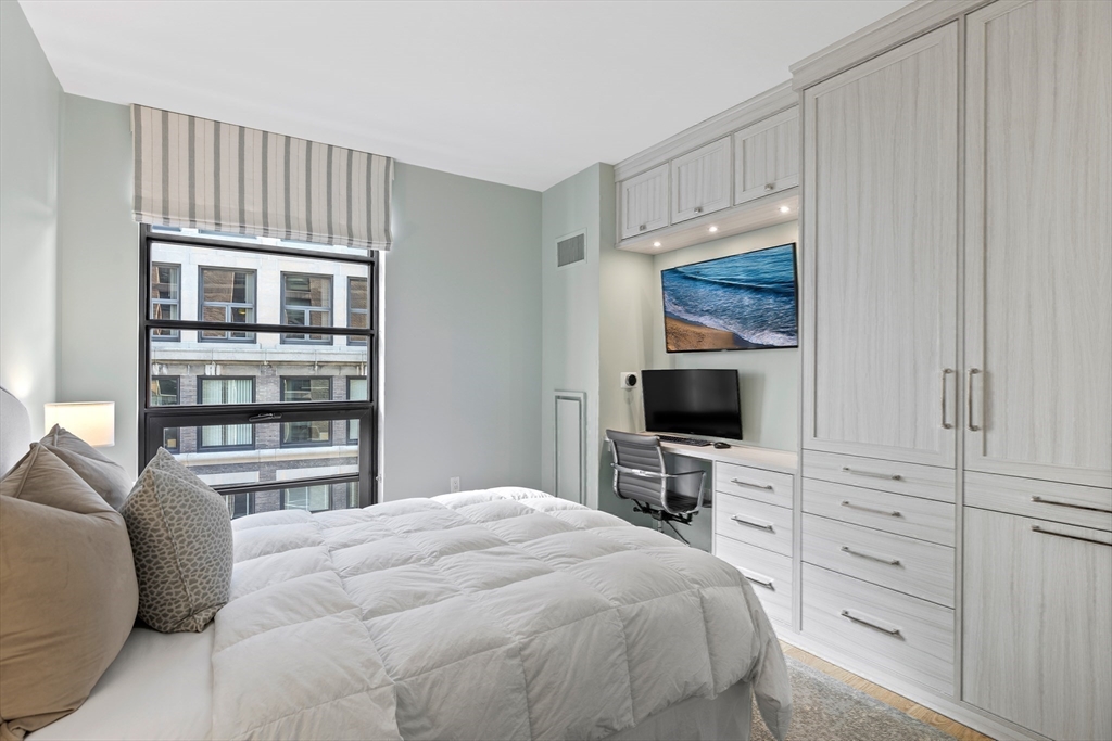 580 Washington St. # 1002