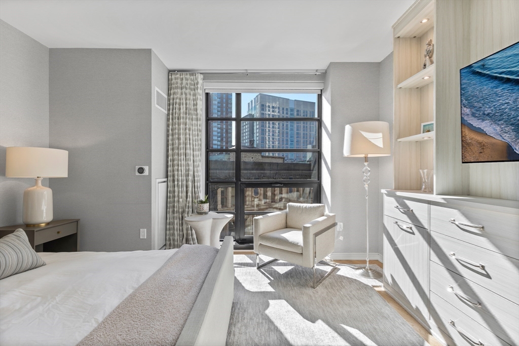 580 Washington St. # 1002