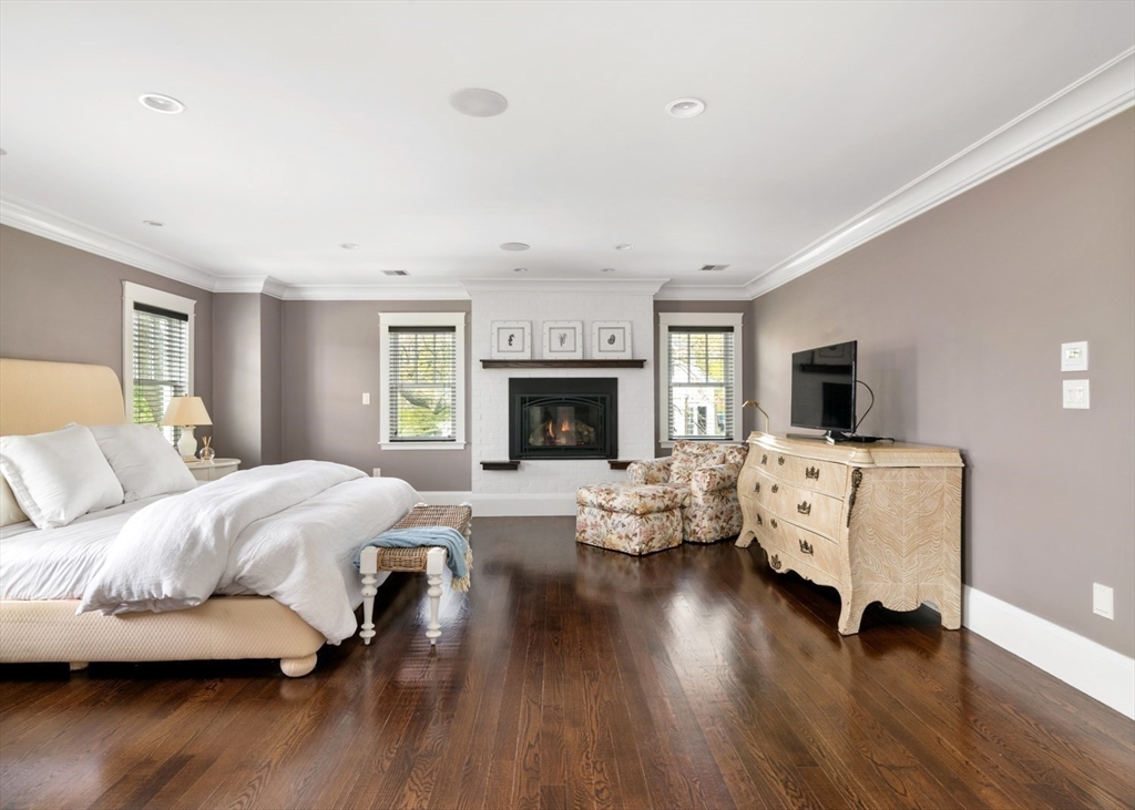 135 Shore Ave