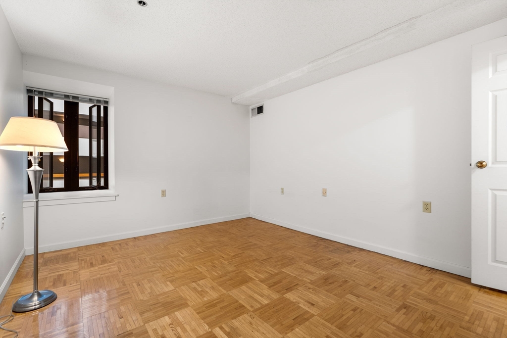 357 Commercial St # 412