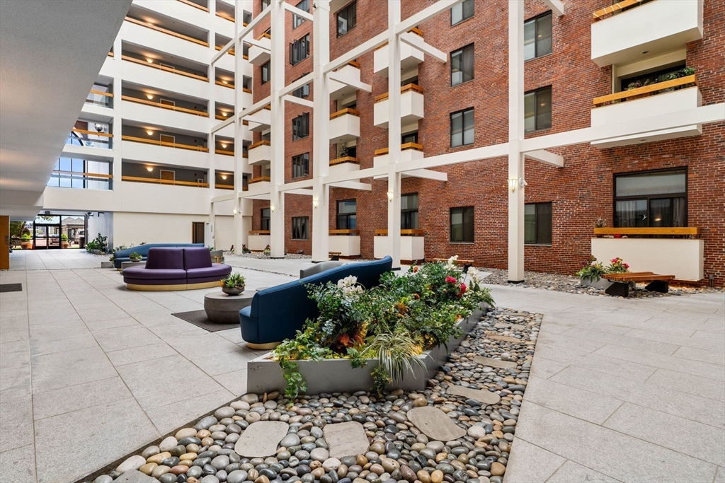 357 Commercial St # 412