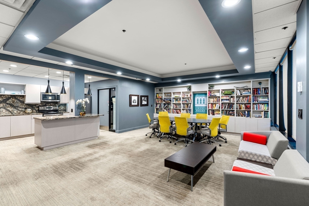 357 Commercial St # 412