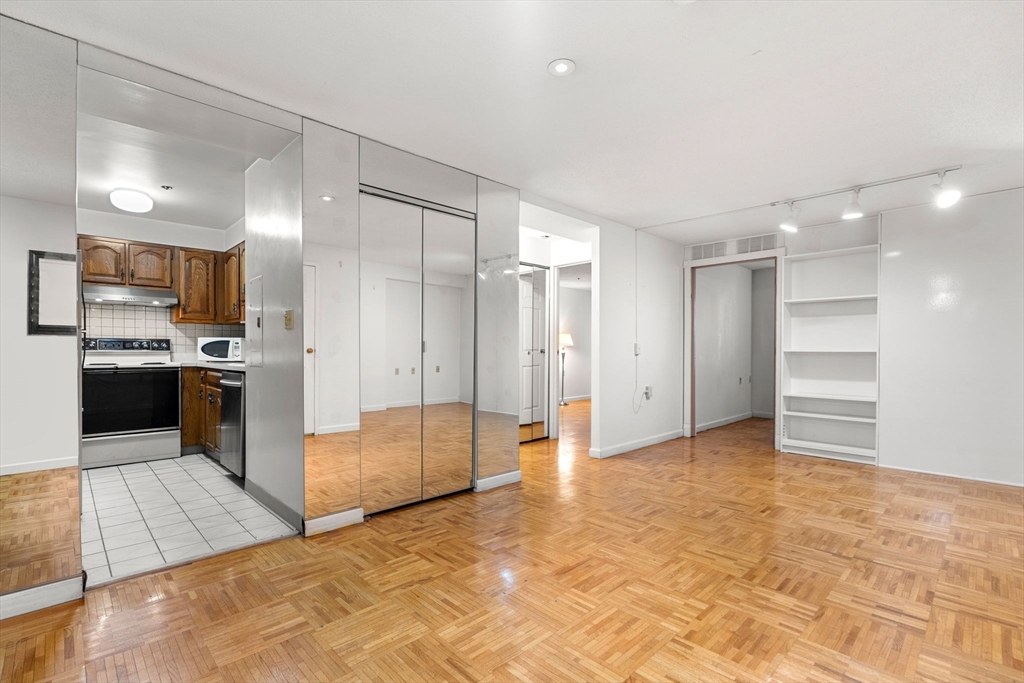 357 Commercial St # 412