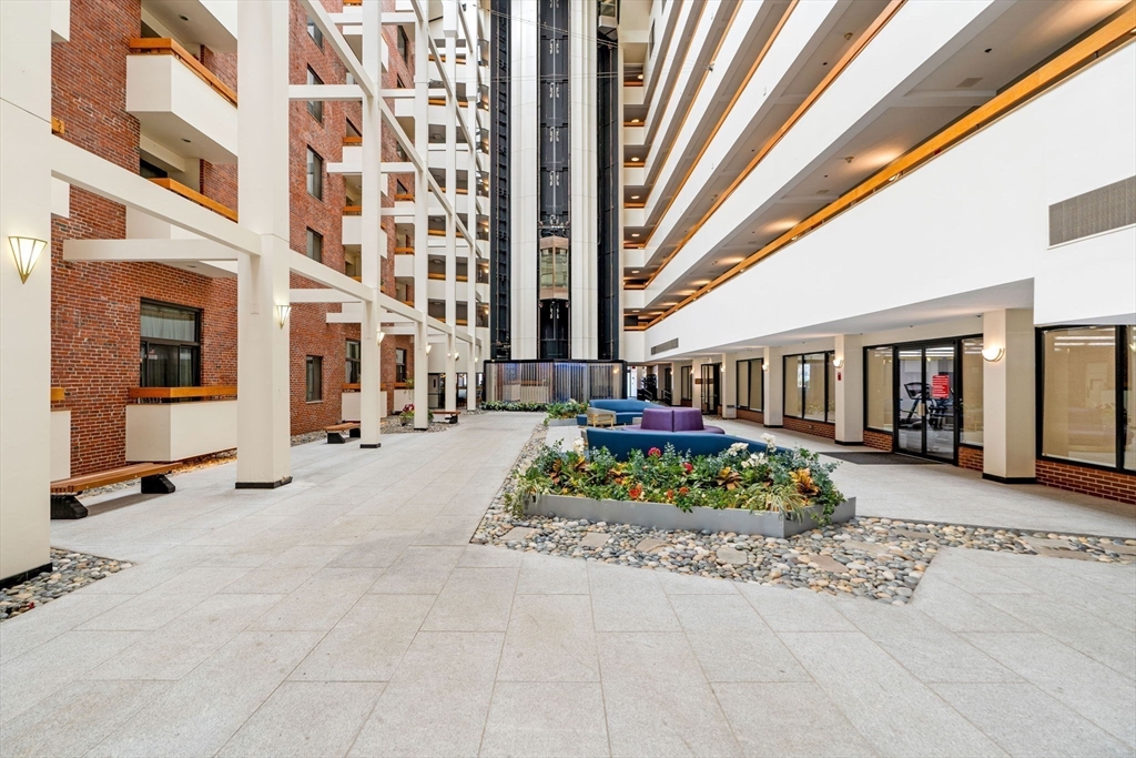 357 Commercial St # 412