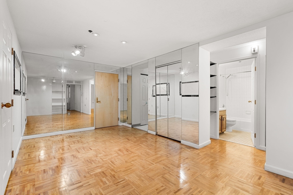 357 Commercial St # 412