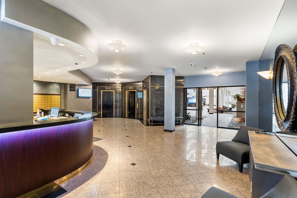 357 Commercial St # 412
