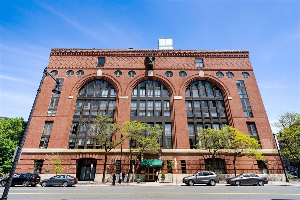 357 Commercial St # 412