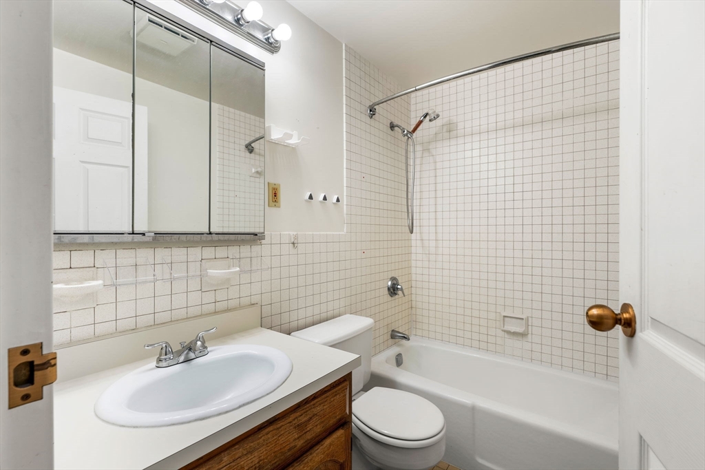 357 Commercial St # 412