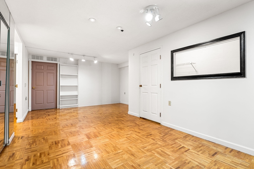 357 Commercial St # 412