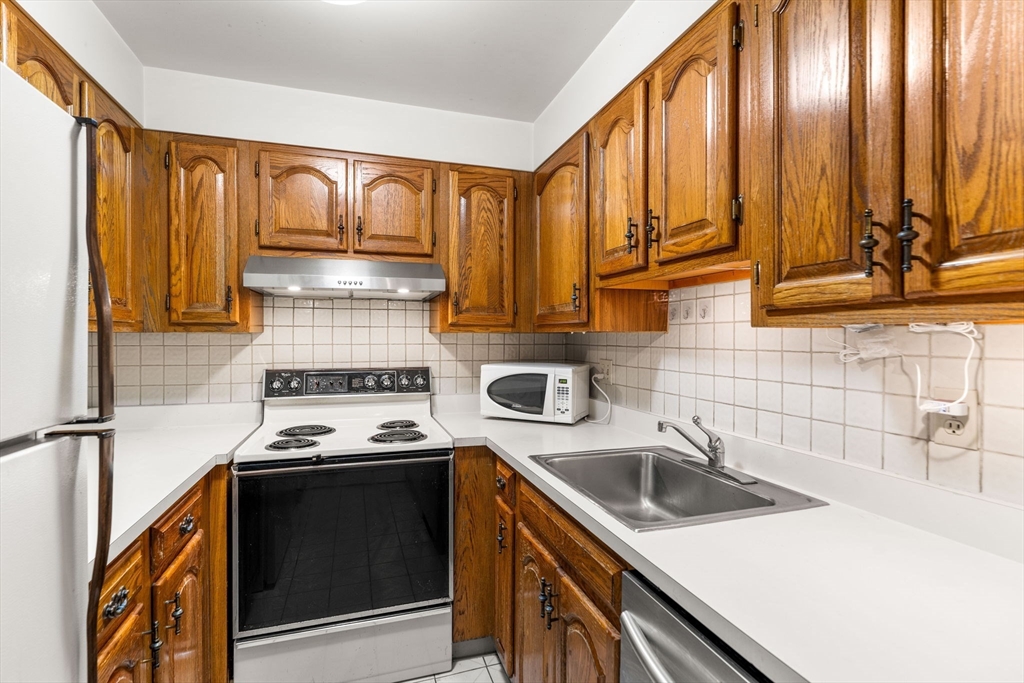 357 Commercial St # 412