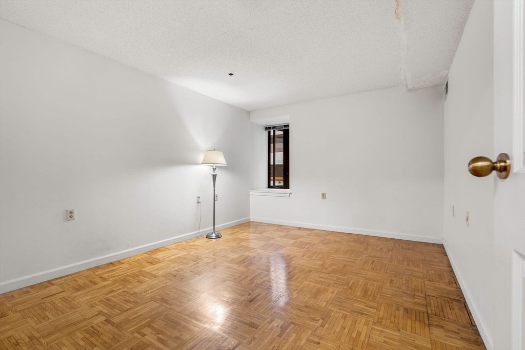 357 Commercial St # 412