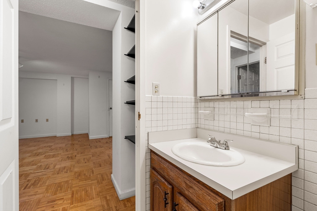 357 Commercial St # 412