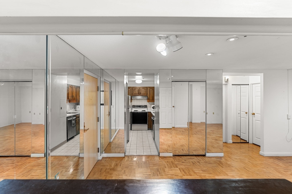 357 Commercial St # 412