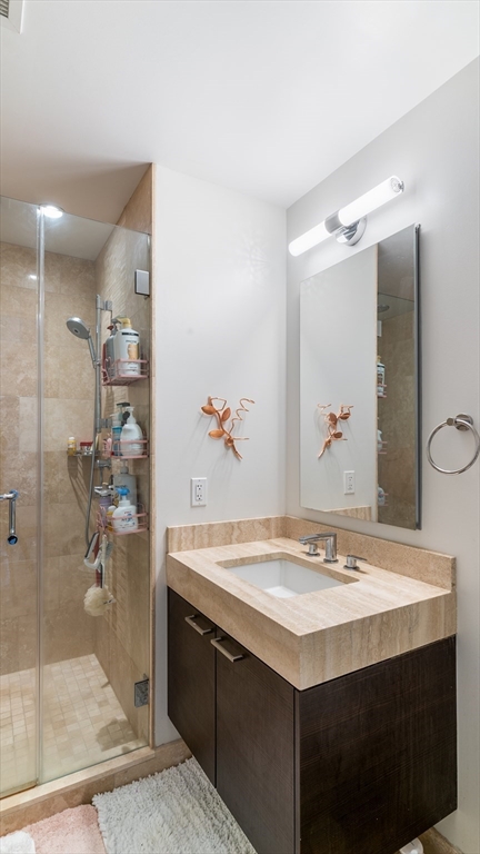 1 Franklin St # 1710