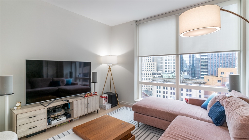 1 Franklin St # 1710