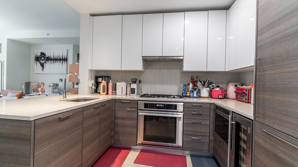 1 Franklin St # 1710