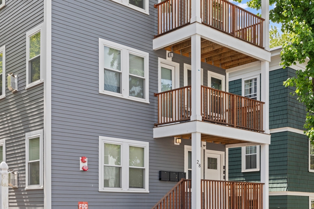 28 Leland St # 2