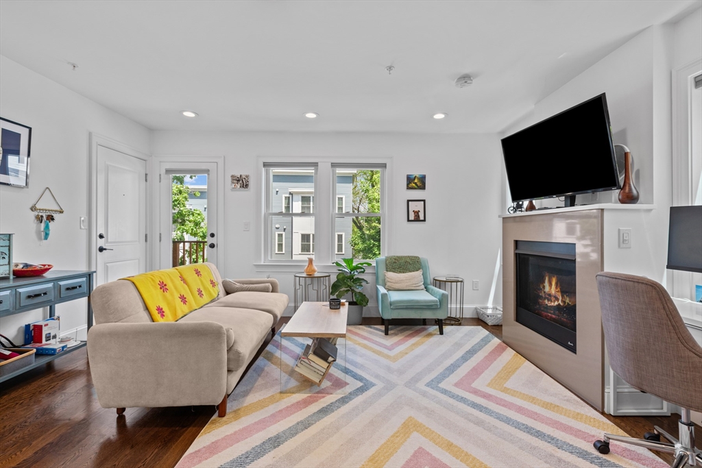 28 Leland St # 2