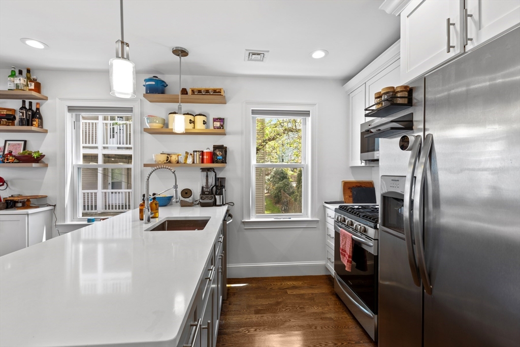 28 Leland St # 2