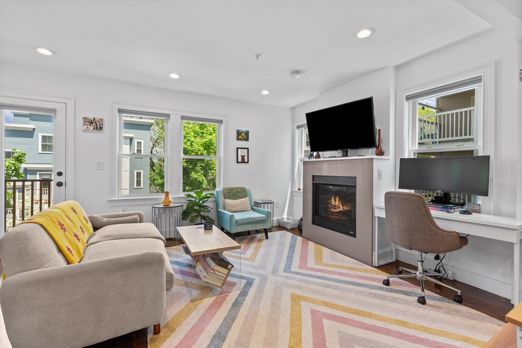 28 Leland St # 2