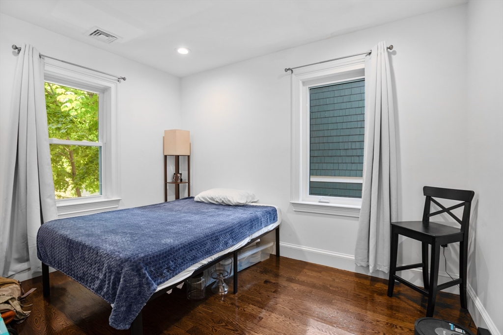 28 Leland St # 2