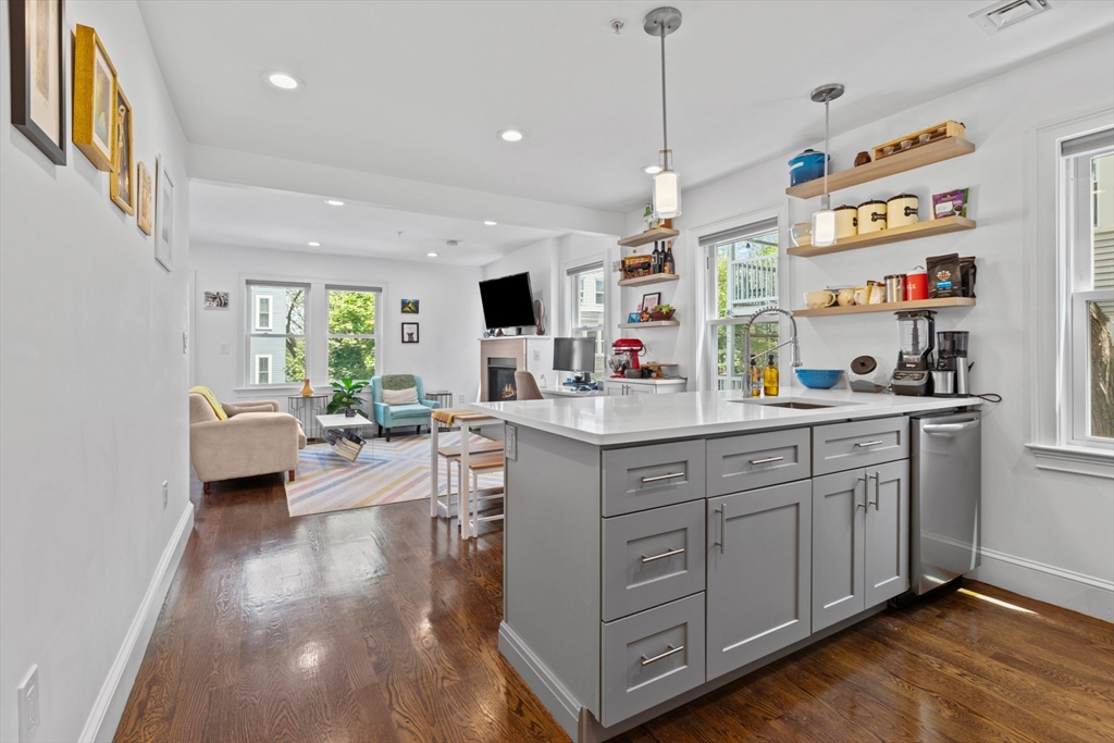 28 Leland St # 2