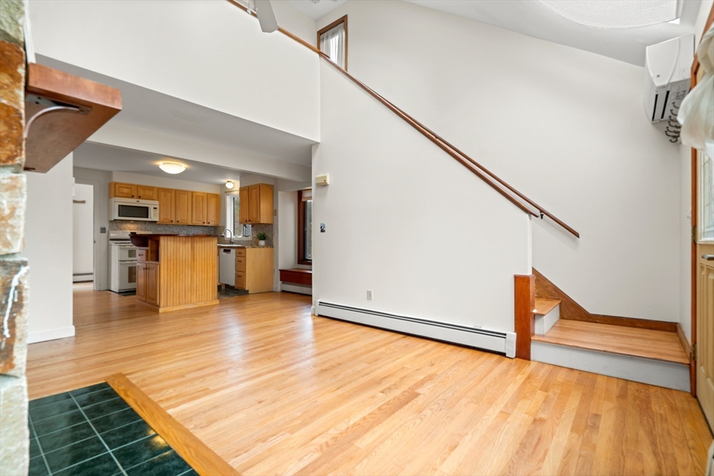 72 Willow Rd.