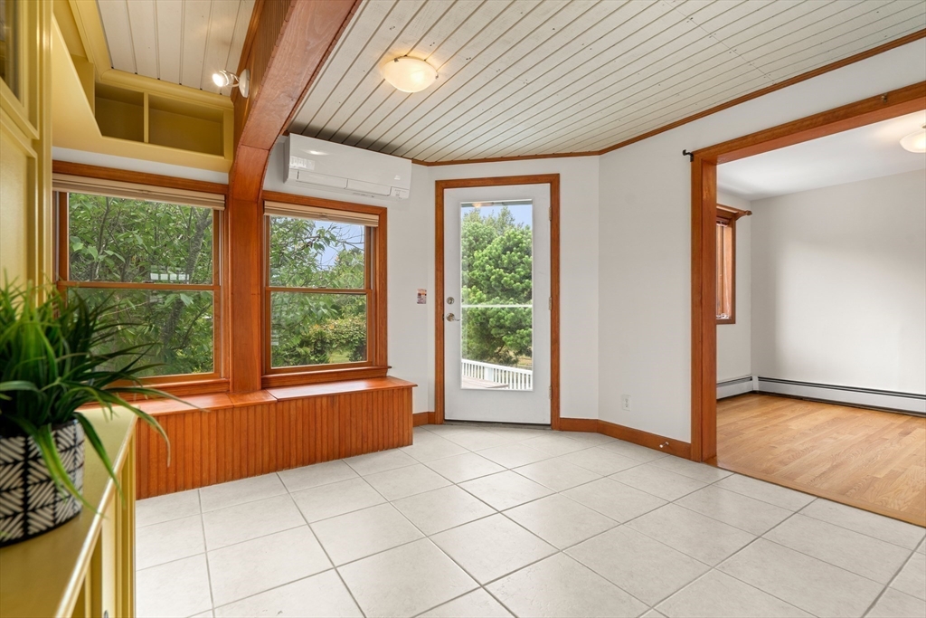 72 Willow Rd.