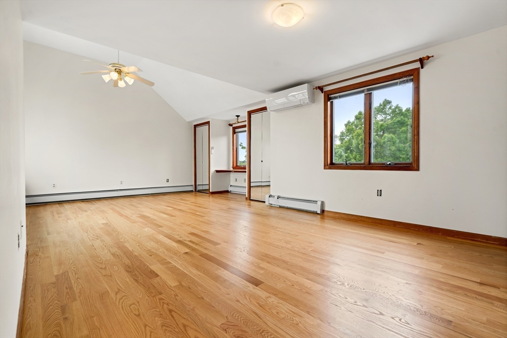 72 Willow Rd.