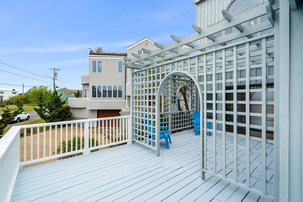 72 Willow Rd.