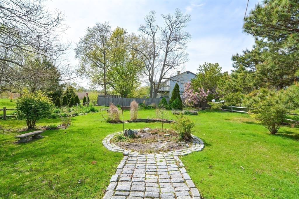 72 Willow Rd.
