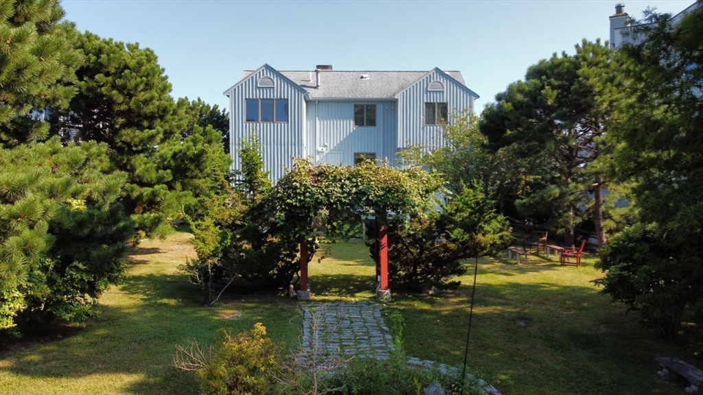 72 Willow Rd.
