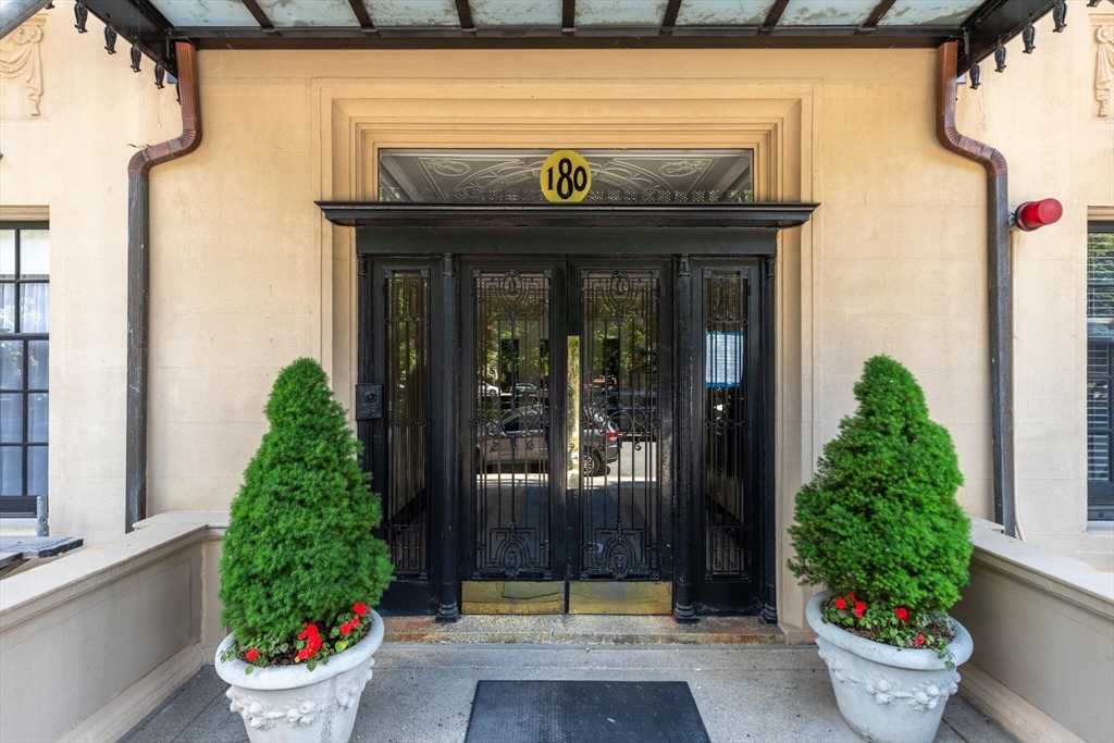 180 Commonwealth Ave # B