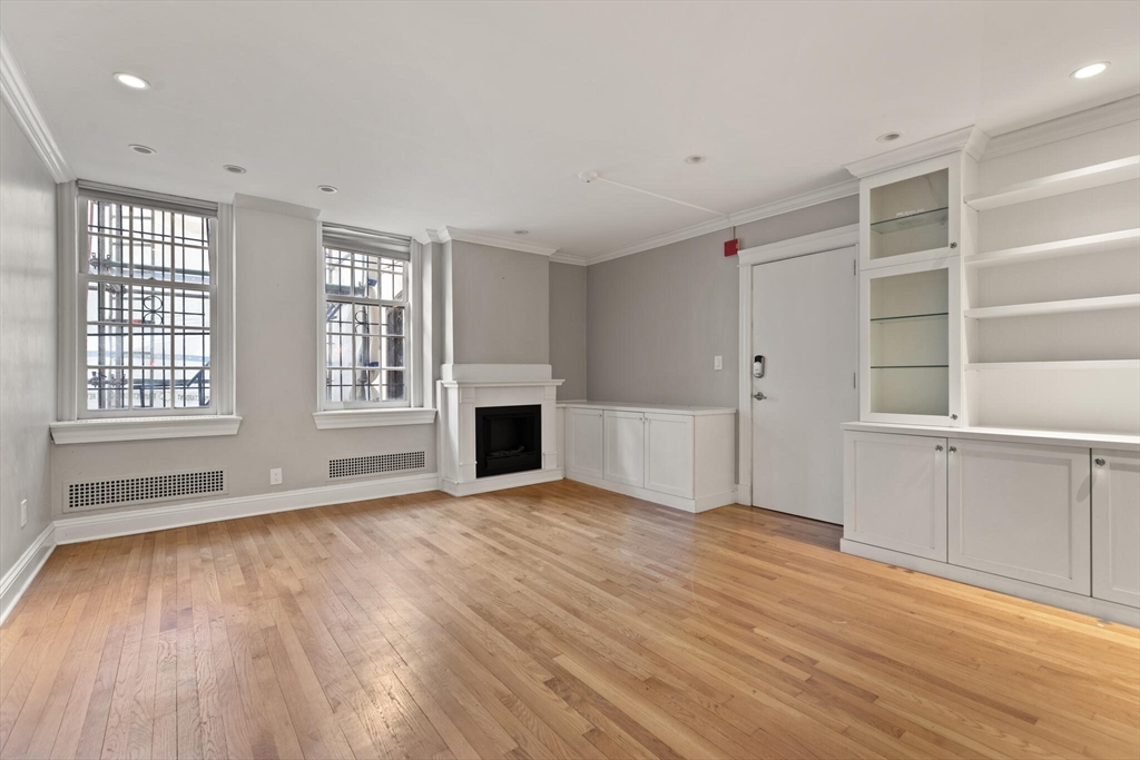 180 Commonwealth Ave # B