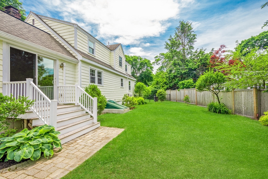 22 Southfield Cir