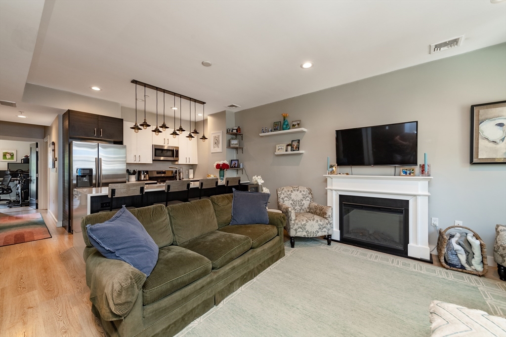 85 Everett # 1
