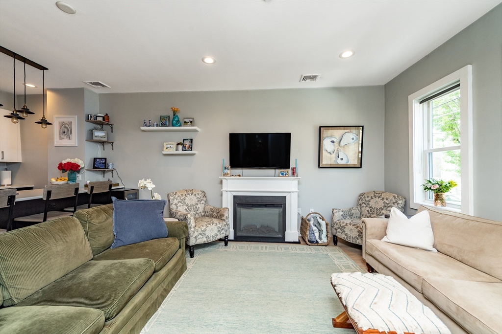 85 Everett # 1