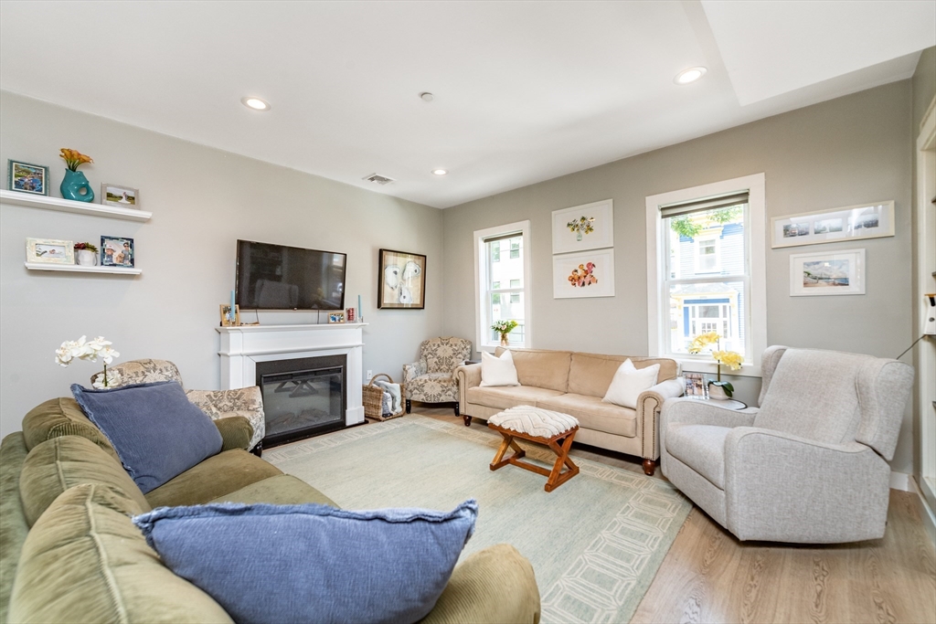 85 Everett # 1