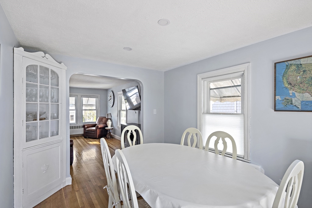 38 Hunting St