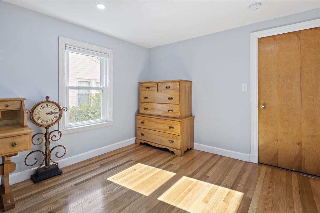 38 Hunting St